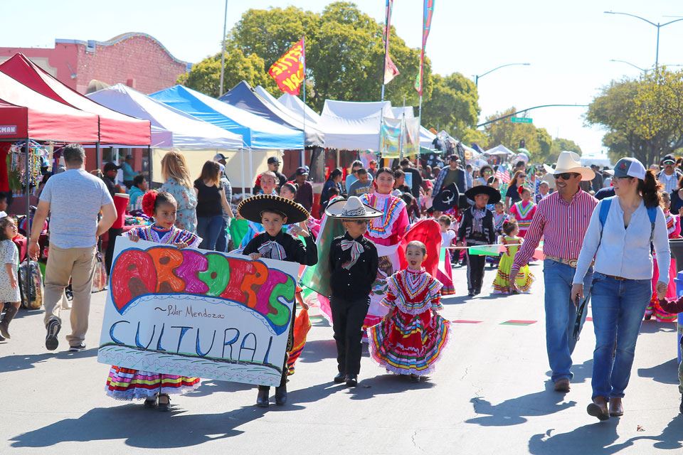 Arcoiris-Cultural-dancers